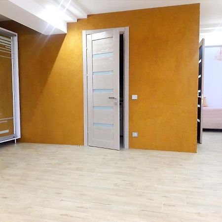 Light Apartment Center City คีชีเนา ภายนอก รูปภาพ