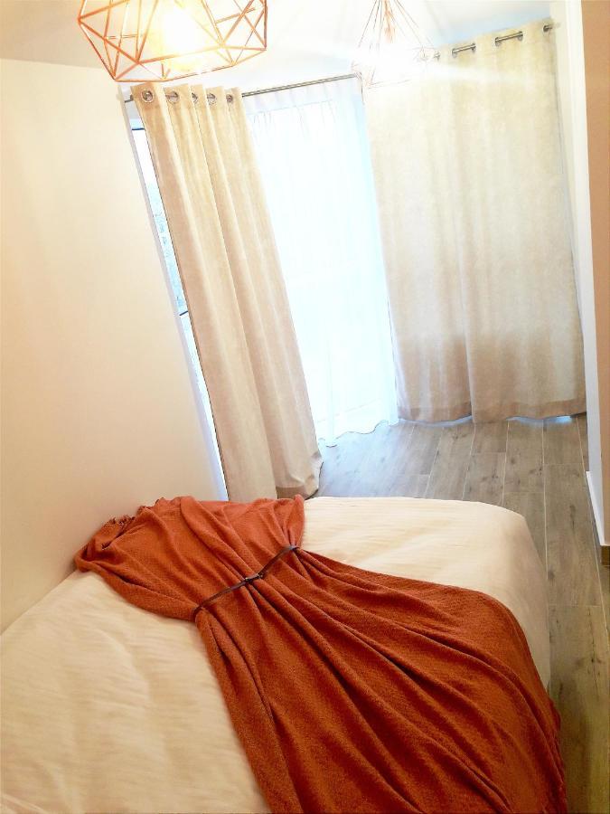 Light Apartment Center City คีชีเนา ภายนอก รูปภาพ